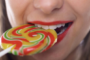 Вернуть белизну. Как защитить зубы от красящих продуктов?