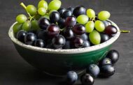 Какой виноград полезнее для здоровья - черный или белый